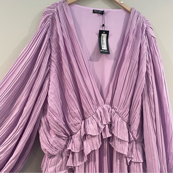 NWT Nasty Gal Plus V-Neck Frill Detail Pleated Maxi Dress Lilac, 24W Spring Prom - Picture 4 of 6